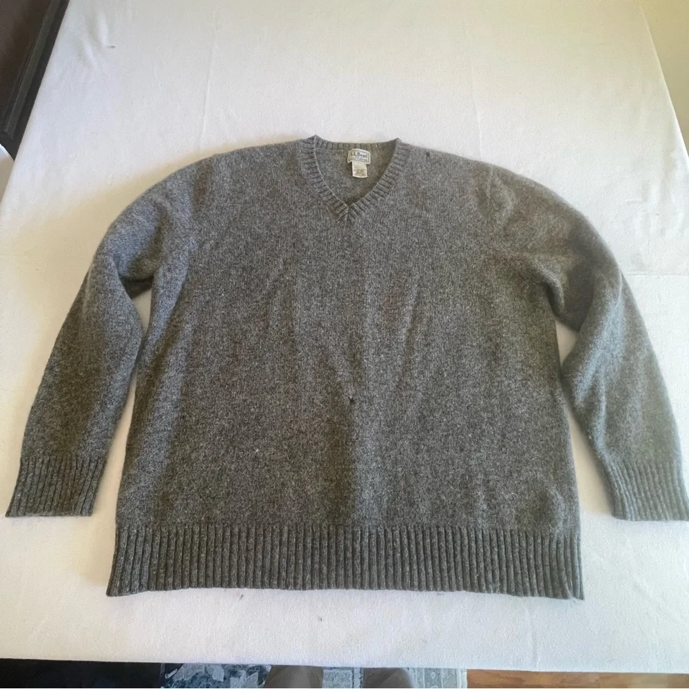 L.L.Bean XXL 100% Shetland Wool Gray V Neck Sweater Heritage Outdoors Repair
